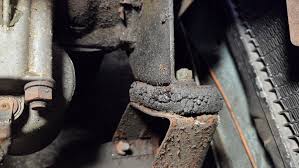 7 Clear Signs Your Engine Mount Is Failing (Don’t Ignore These)