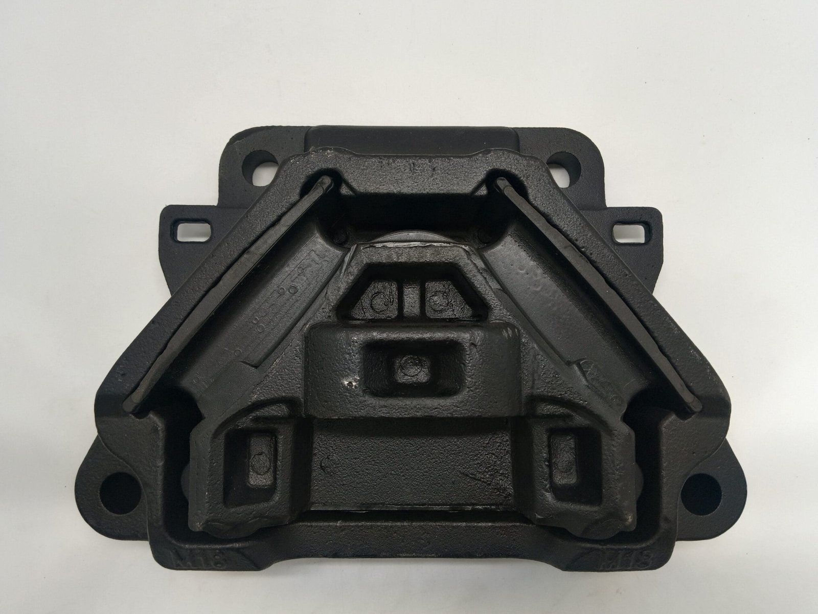 Automann Motor Mount For Freightliner Trucks M46852