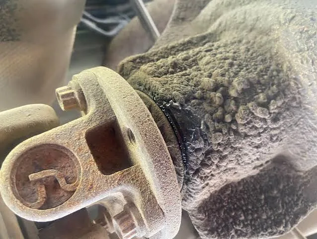 How to Tell Whether a Pinion Seal Is Near the End of Its Life